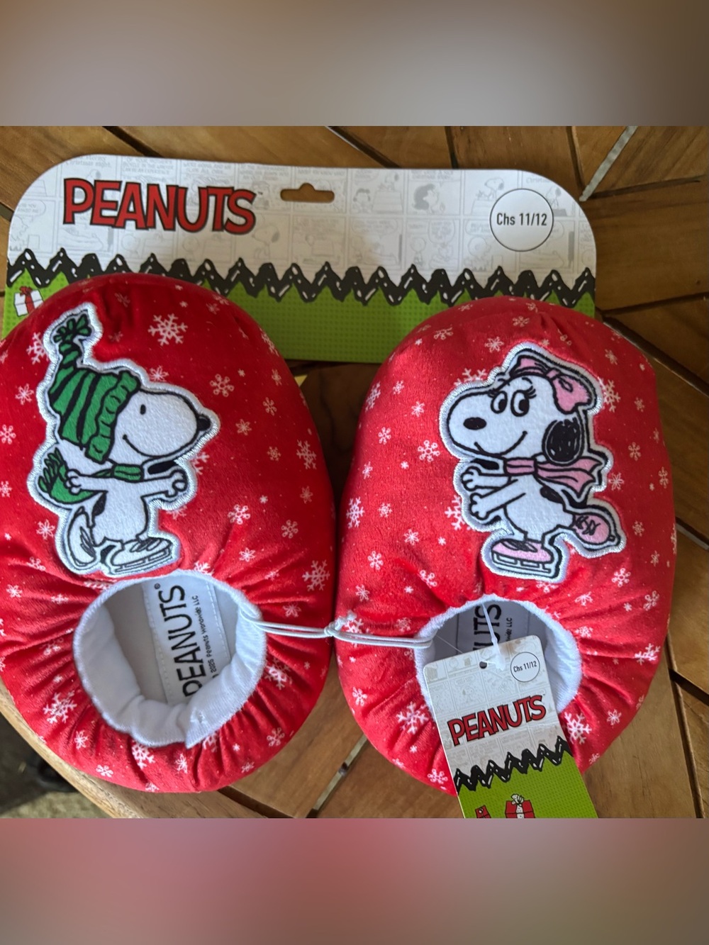 Peanuts Snoopy Snowflake Winter Plush Slippers 11/12